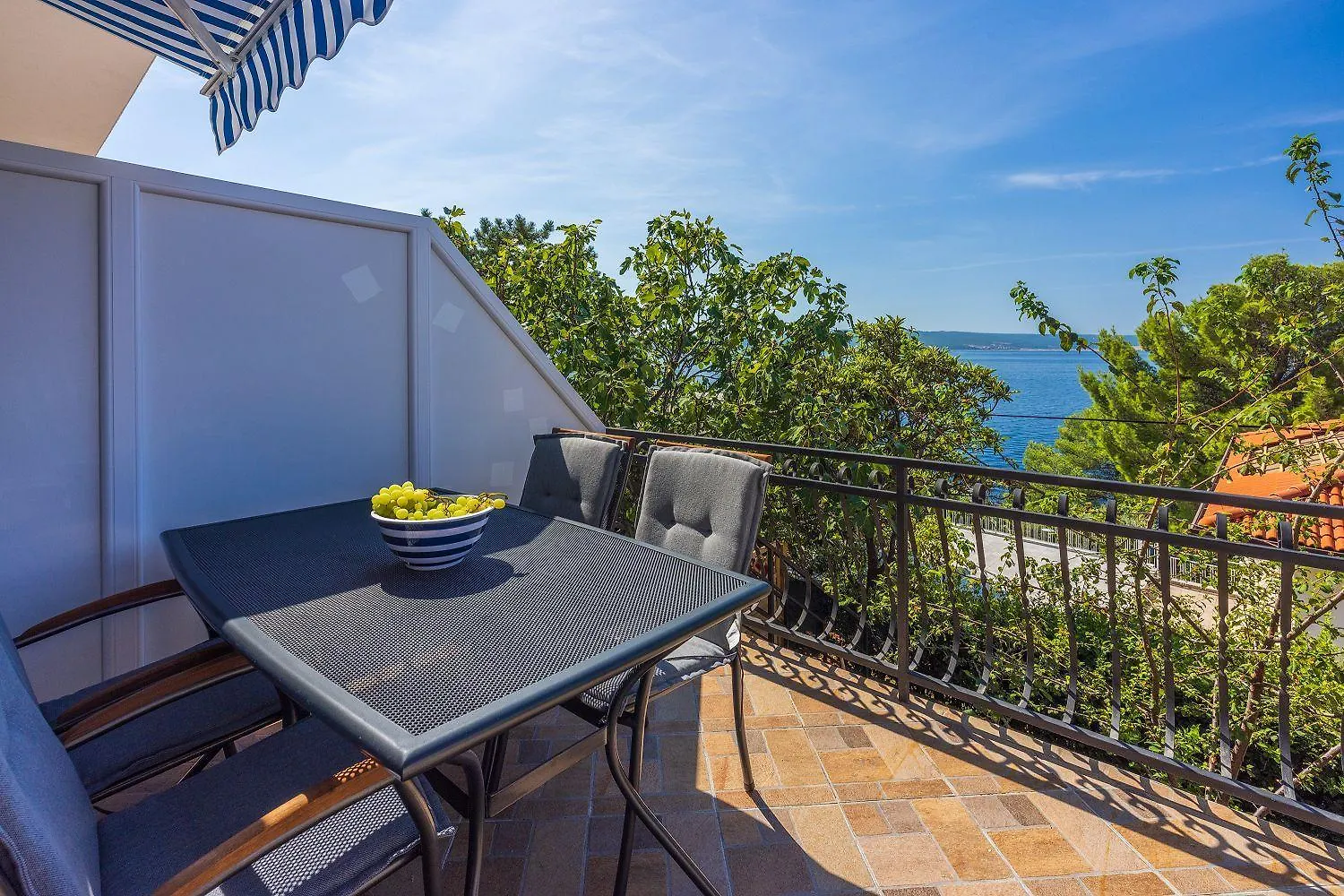 Hundefreundliches Apartment Nur 150 Meter Zum Strand Mit Meerblick, Bbq, Wifi Dramalj 0*,  Croatia