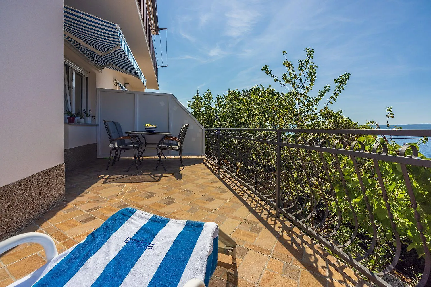 Hundefreundliches Apartment Nur 150 Meter Zum Strand Mit Meerblick, Bbq, Wifi Dramalj 0*,  Croatia