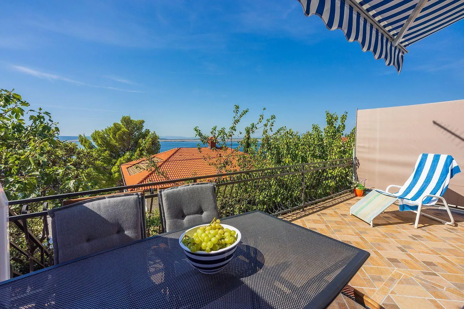 Hundefreundliches Apartment Nur 150 Meter Zum Strand Mit Meerblick, Bbq, Wifi Dramalj
