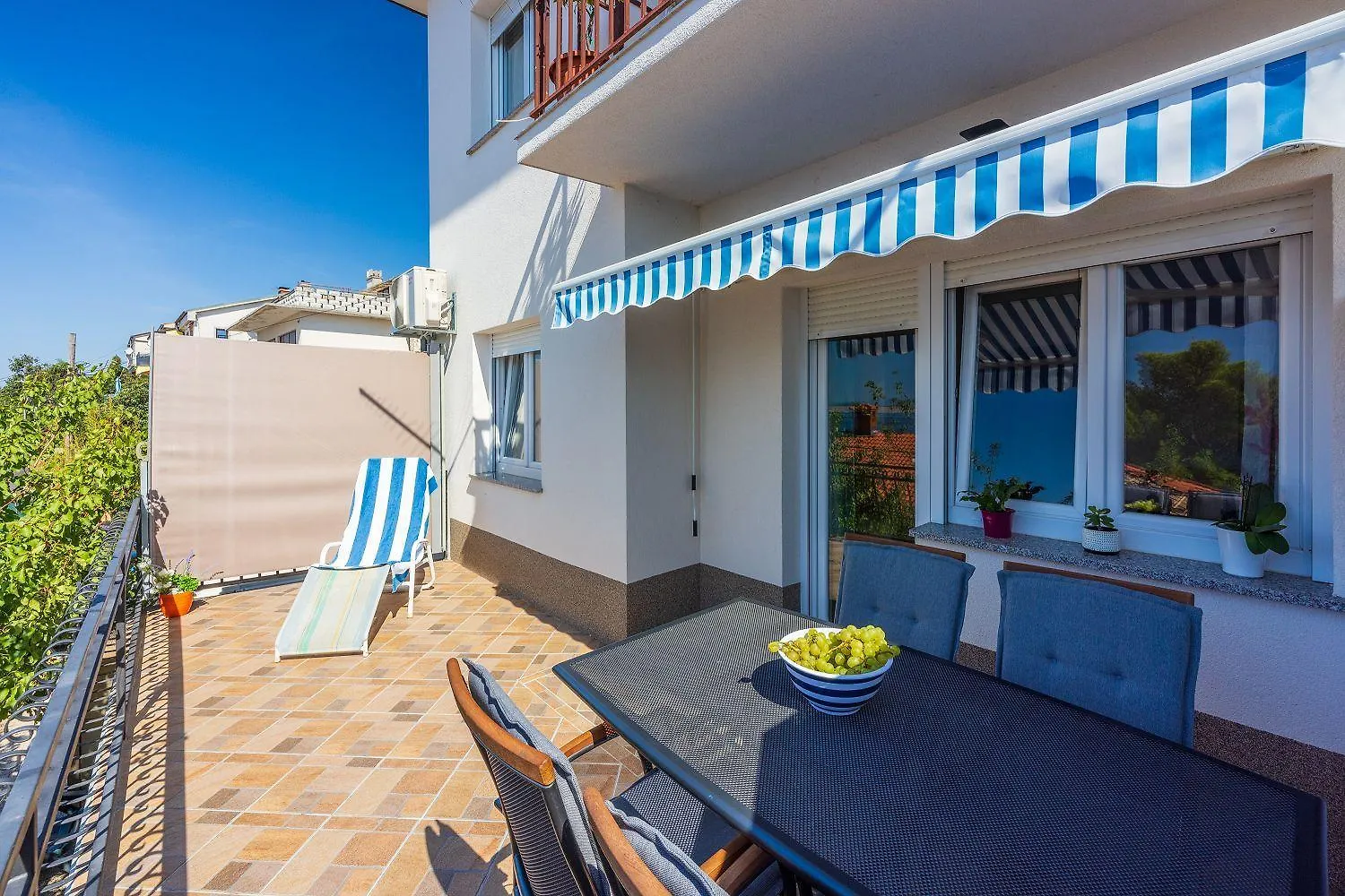 Hundefreundliches Apartment Nur 150 Meter Zum Strand Mit Meerblick, Bbq, Wifi Dramalj